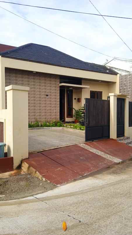 dijual rumah jatiwaringin dekat sma 5