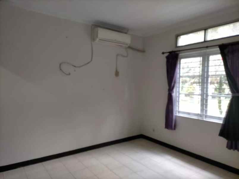 dijual rumah jingga wijaya wetan