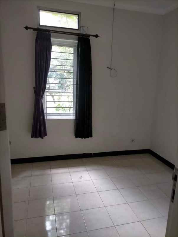 dijual rumah jingga wijaya wetan