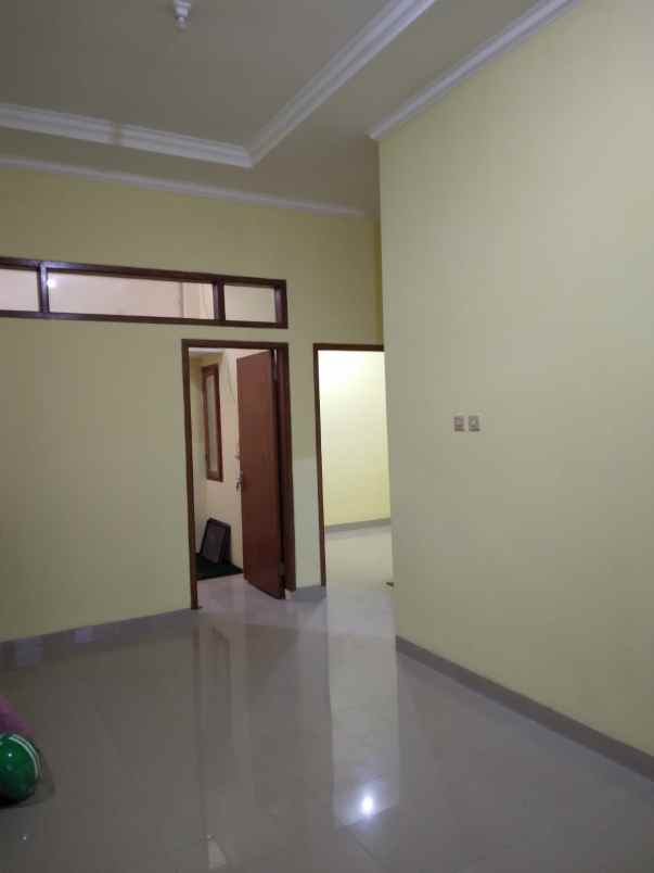 dijual rumah jl cagar alam selatan ratu