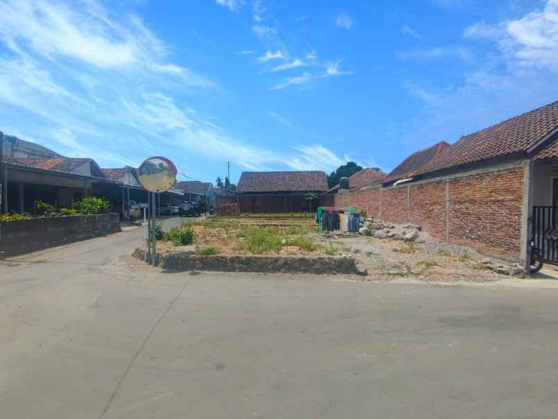 dijual rumah jl candi sambisari