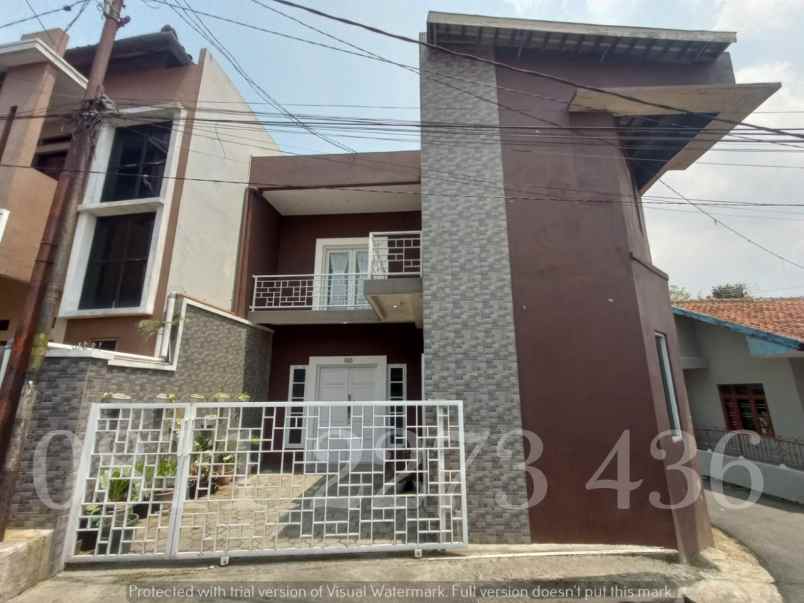 dijual rumah jl cidamar