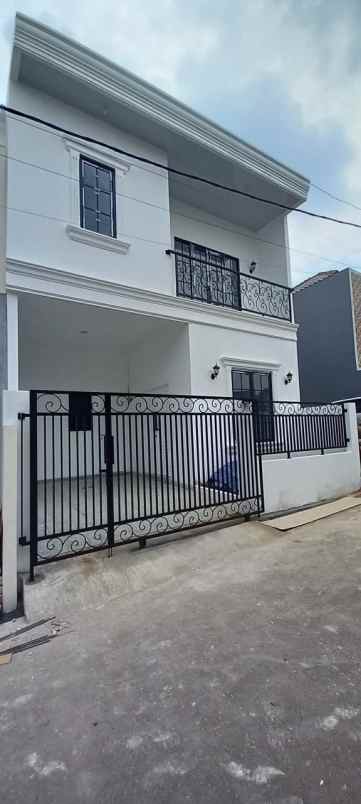 dijual rumah jl cilangkap cipayung