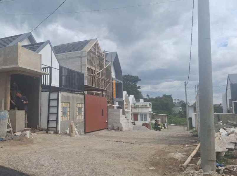 dijual rumah jl ciloa ngamprah bandung