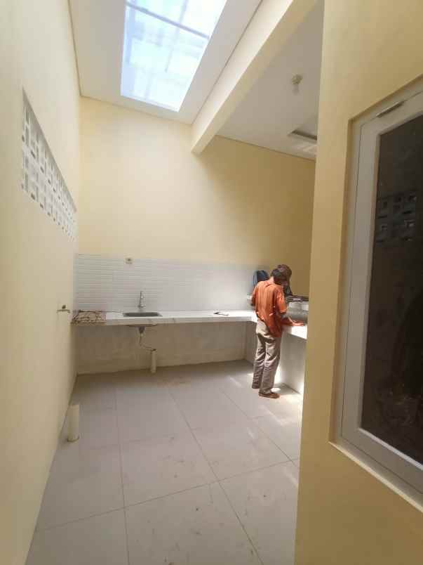 dijual rumah jl cokro negoro no 174