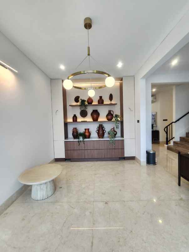 dijual rumah jl deplu cilandak barat
