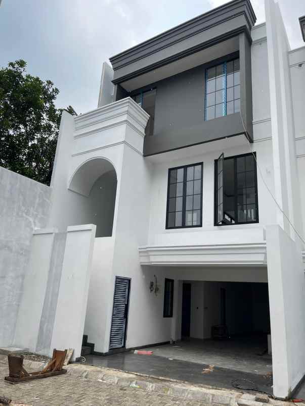 dijual rumah jl elang kelurahan