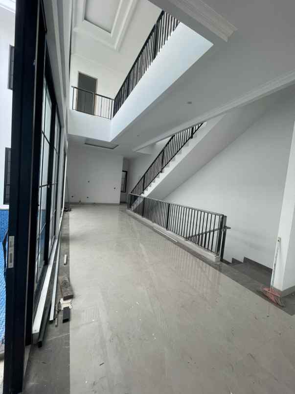 dijual rumah jl elang kelurahan