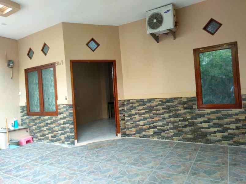 dijual rumah jl h agus salim komplek pelni