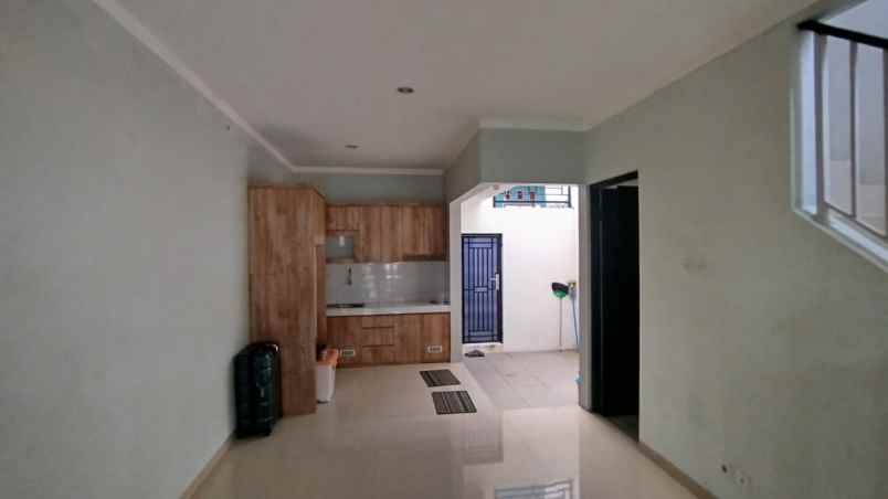 dijual rumah jl h basir