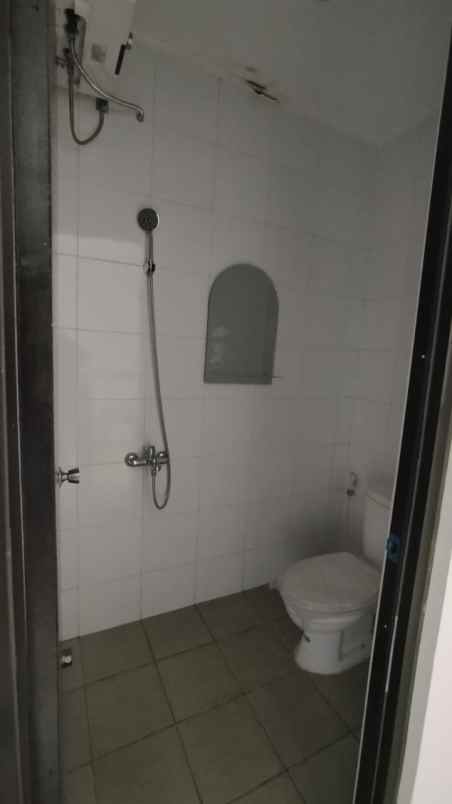 dijual rumah jl h basir