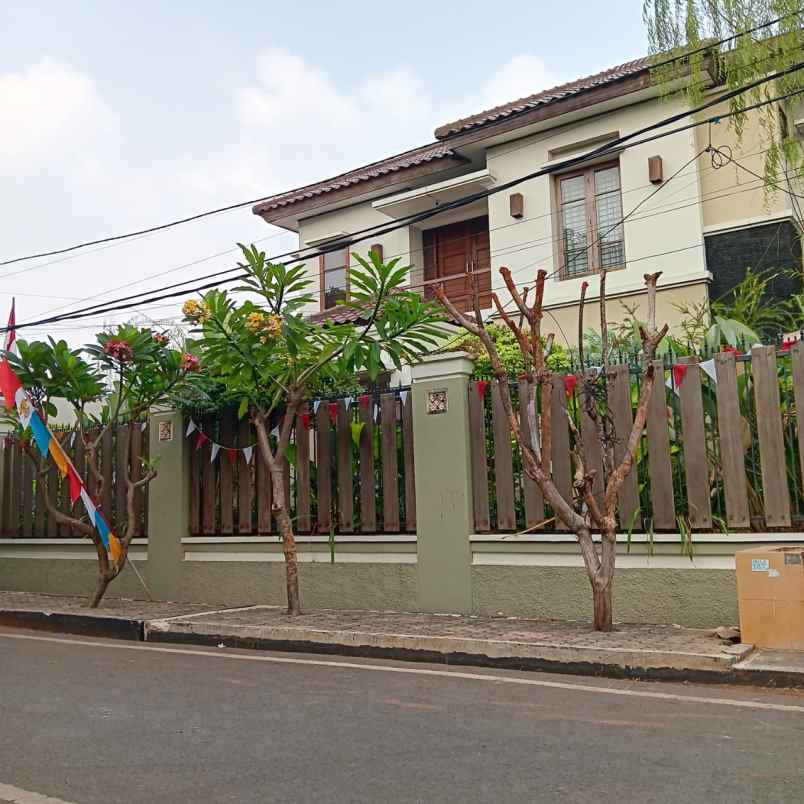 dijual rumah jl hibrida pondok kelapa