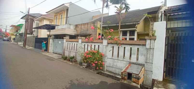 dijual rumah jl ikan rawamangun jakarta