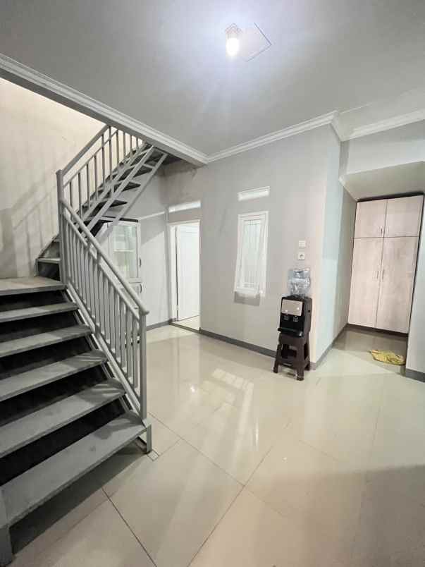 dijual rumah jl kadipaten antapani bandung