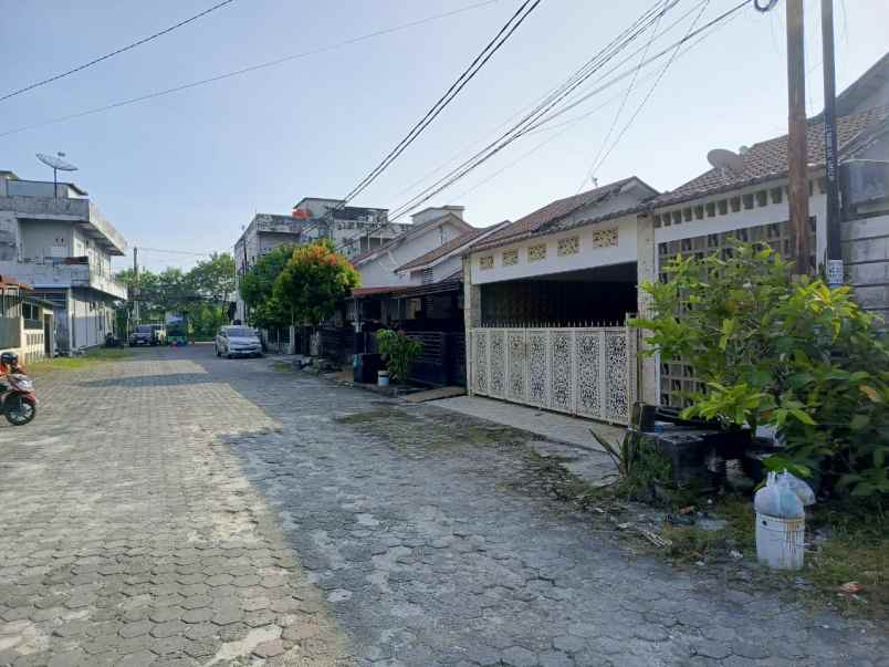 dijual rumah jl kartama