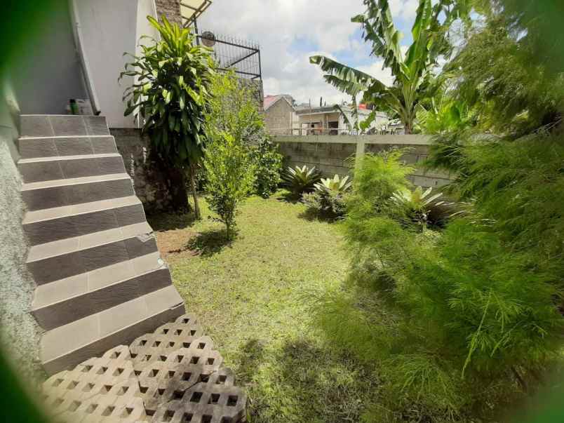 dijual rumah jl komp sariwangi