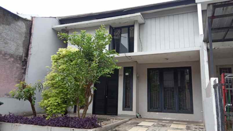 dijual rumah jl komplek andara cinere