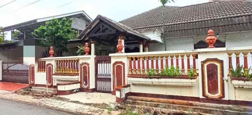 dijual rumah jl laut arafuru duren