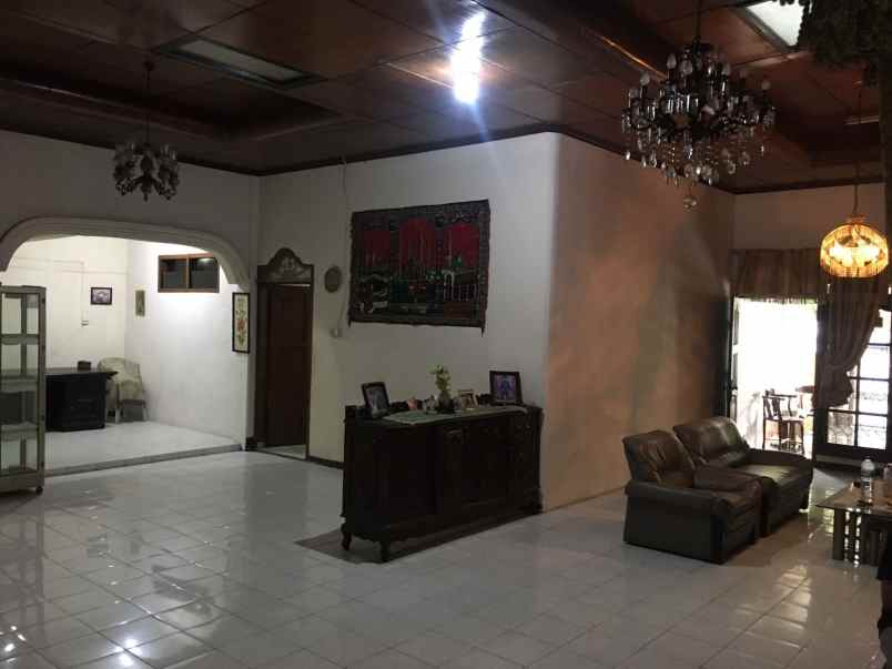 dijual rumah jl laut arafuru duren