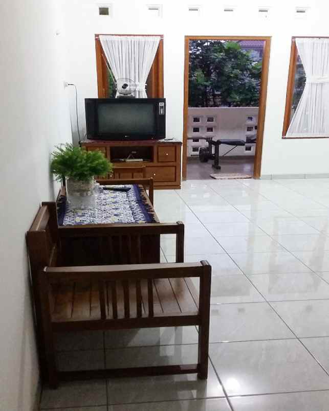 dijual rumah jl lebdosari raya no 25a