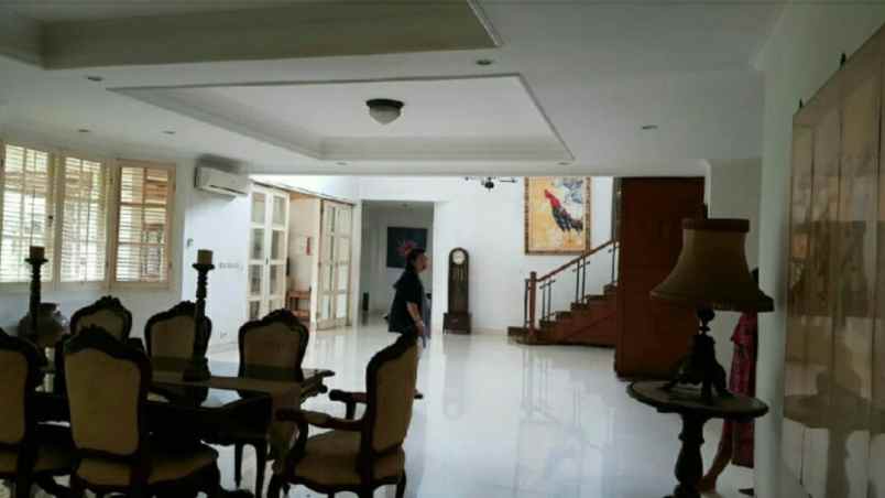 dijual rumah jl loka indah pancoran