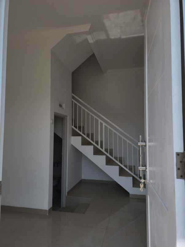 dijual rumah jl merdeka