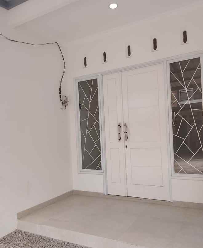 dijual rumah jl merdeka