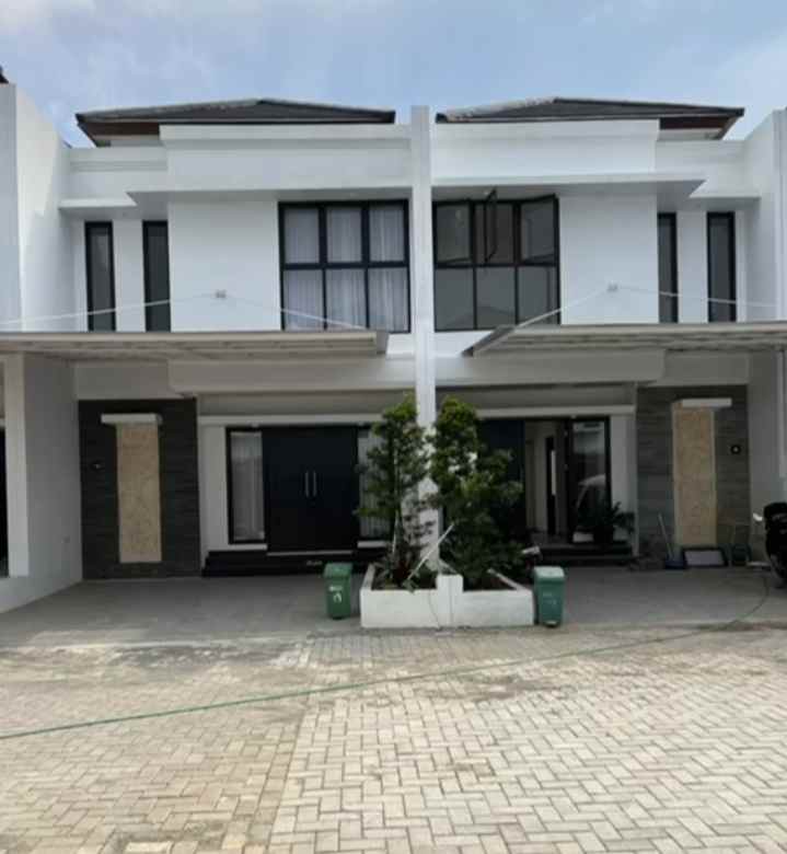 dijual rumah jl merpati raya