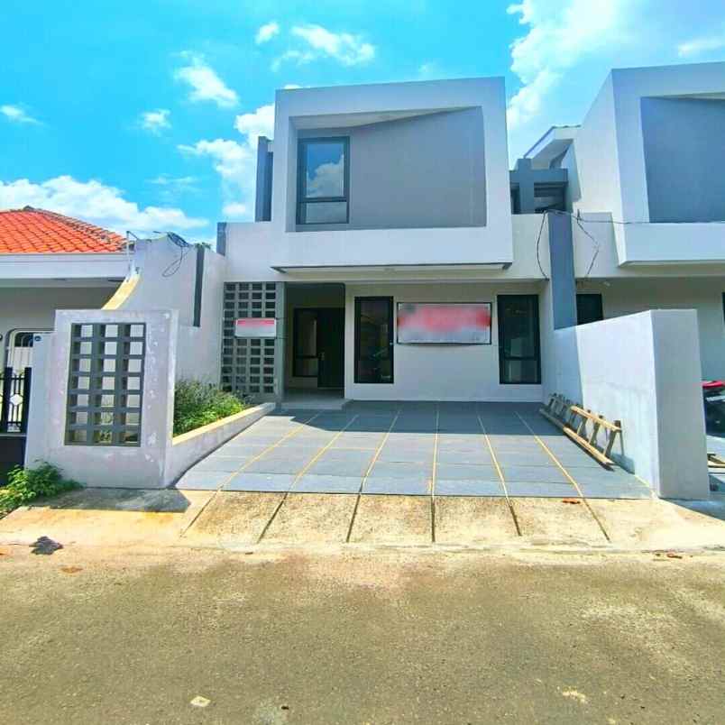 dijual rumah jl pondasi kayu putih