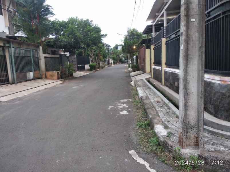 dijual rumah jl pondok kelapa duren