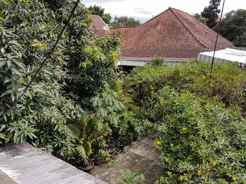 dijual rumah jl purnawarman