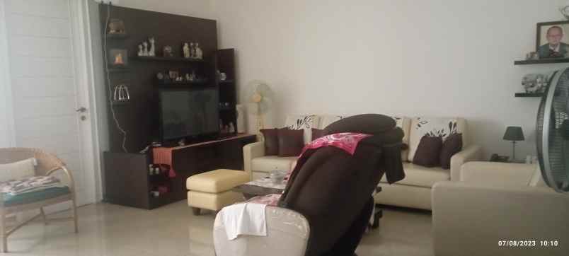 dijual rumah jl puter bintaro sektor 5