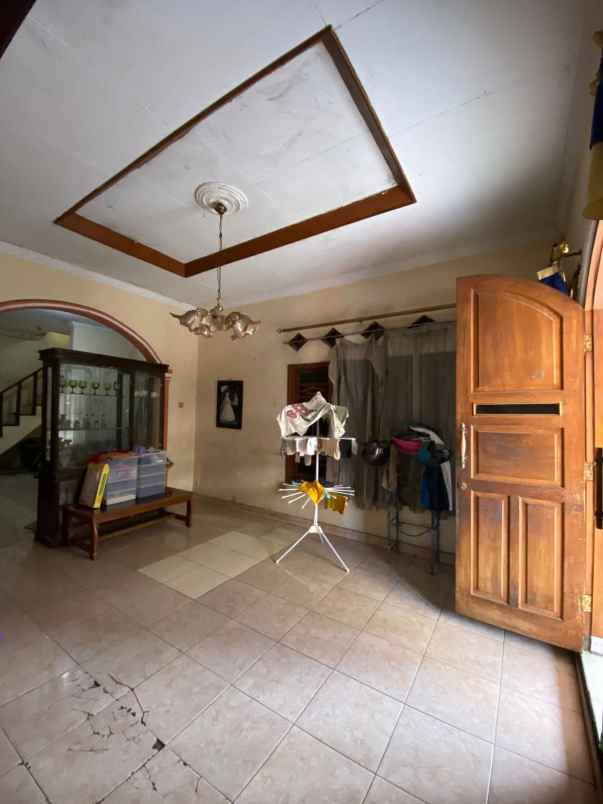 dijual rumah jl raya campaka
