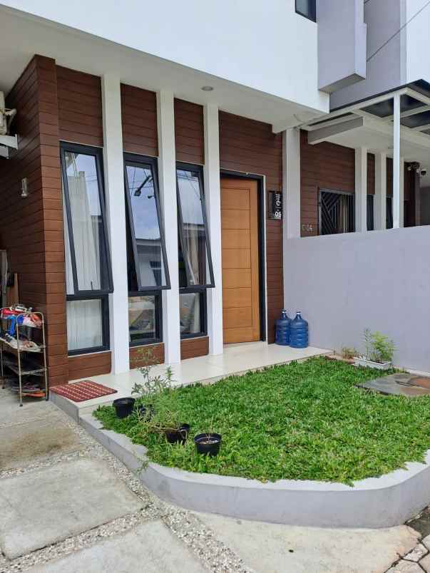 dijual rumah jl raya cirendeu no 107