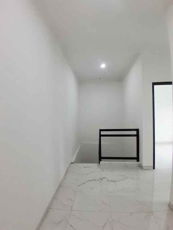 dijual rumah jl raya hankam setu