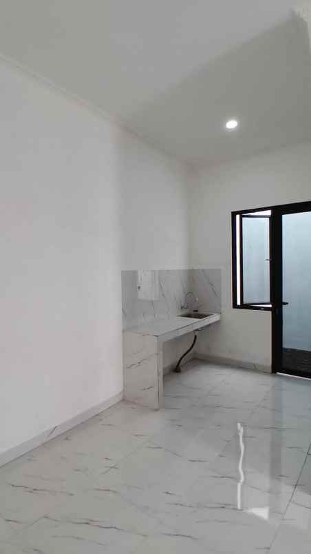 dijual rumah jl raya hankam setu