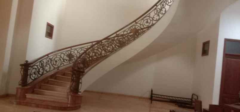 dijual rumah jl raya imam bonjol