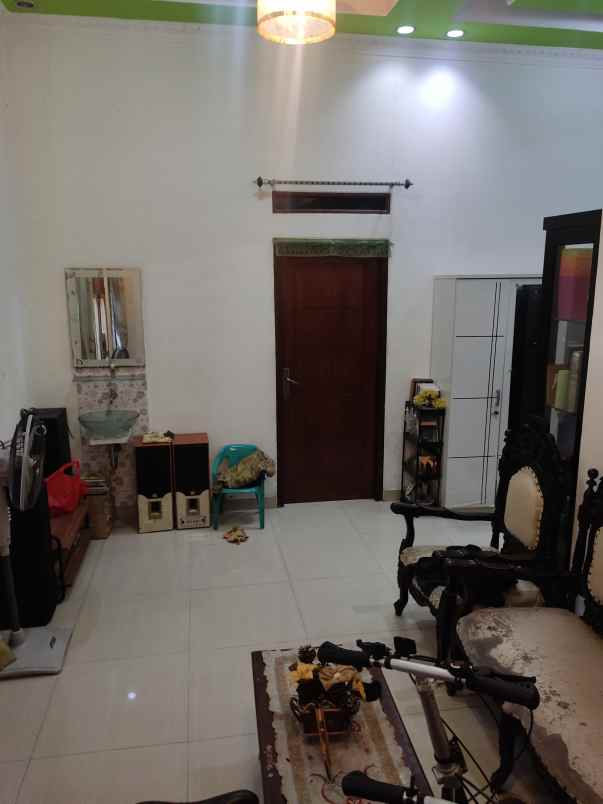 dijual rumah jl serdang baru