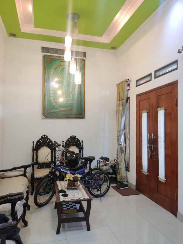 dijual rumah jl serdang baru
