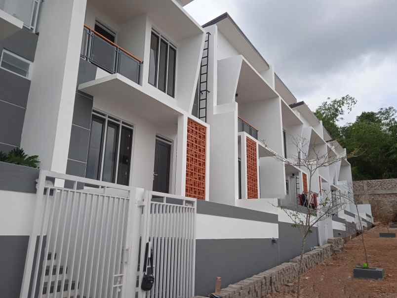 dijual rumah jl sindangwangi cicalengka