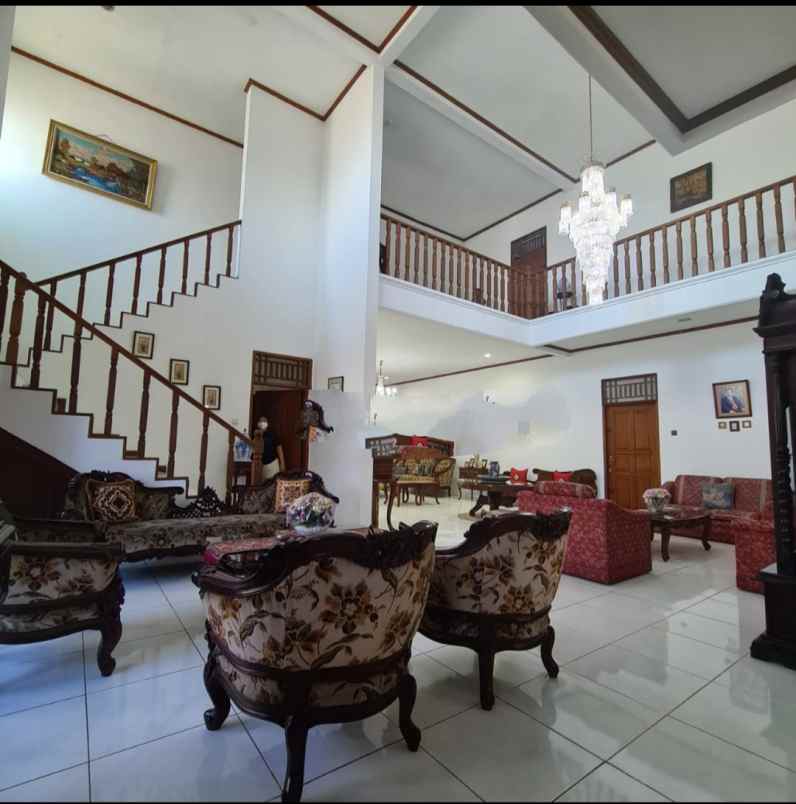 dijual rumah jl soleh