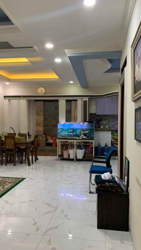 dijual rumah jl soleh