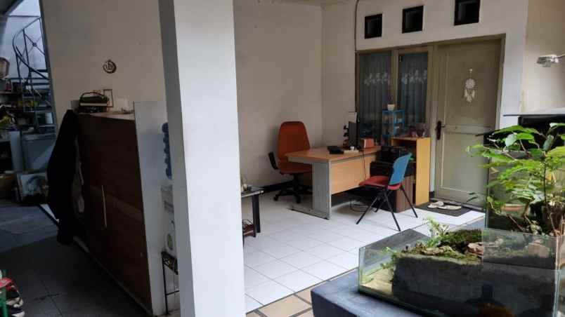 dijual rumah jl surapati