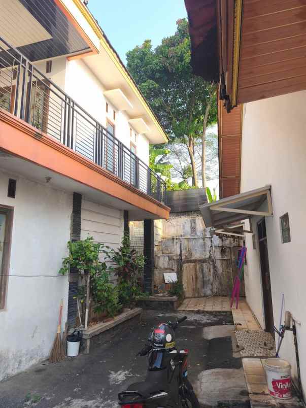 dijual rumah jl terusan kapten halim