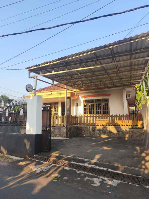 dijual rumah jl terusan kapten halim