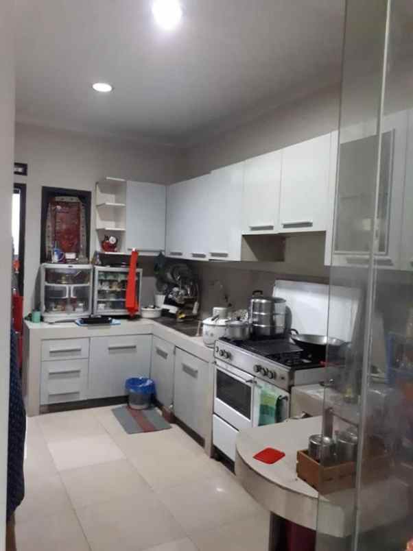 dijual rumah jl turangga buah batu bandung