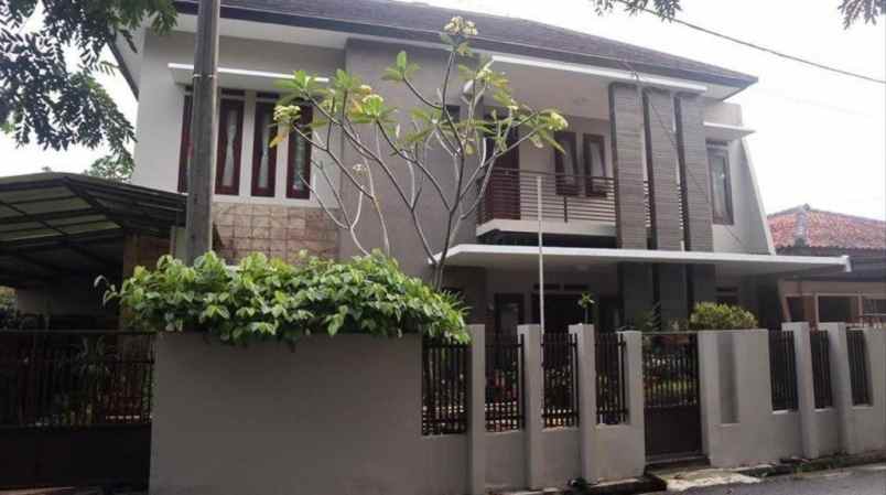 dijual rumah jl turangga buah batu bandung