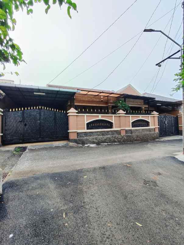 dijual rumah jl wadas