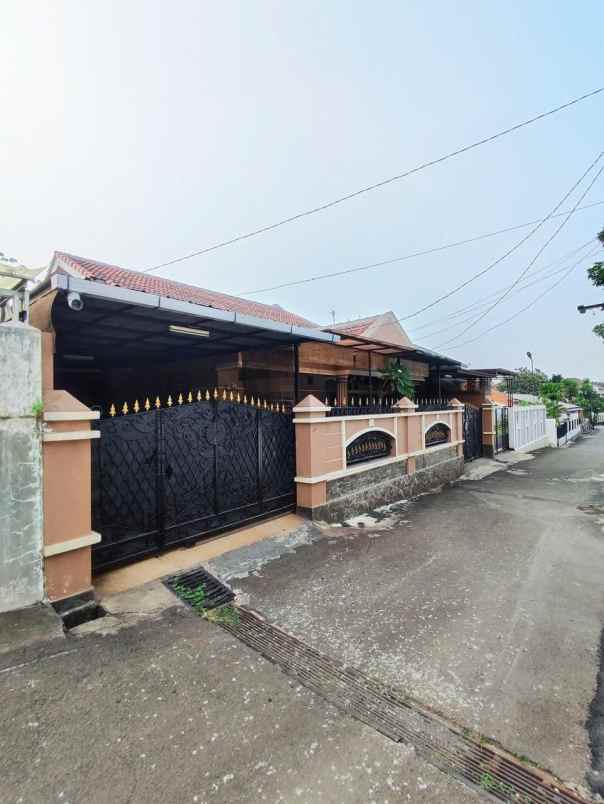 dijual rumah jl wadas