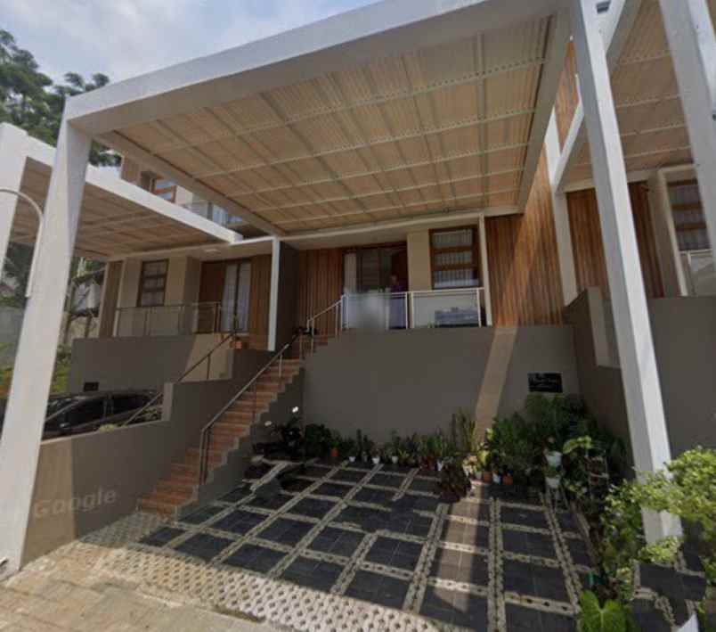 dijual rumah jln awiligar cikutra kota